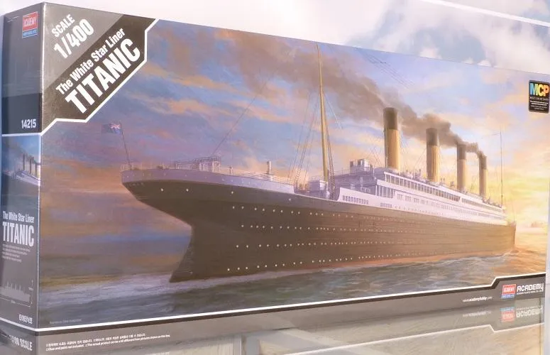 Academy 1/400 The White Star Liner Titanic Mcp Plastic Model Kit