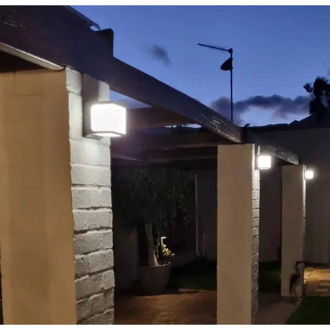 Mars 5 10W Solar Security Wall Light