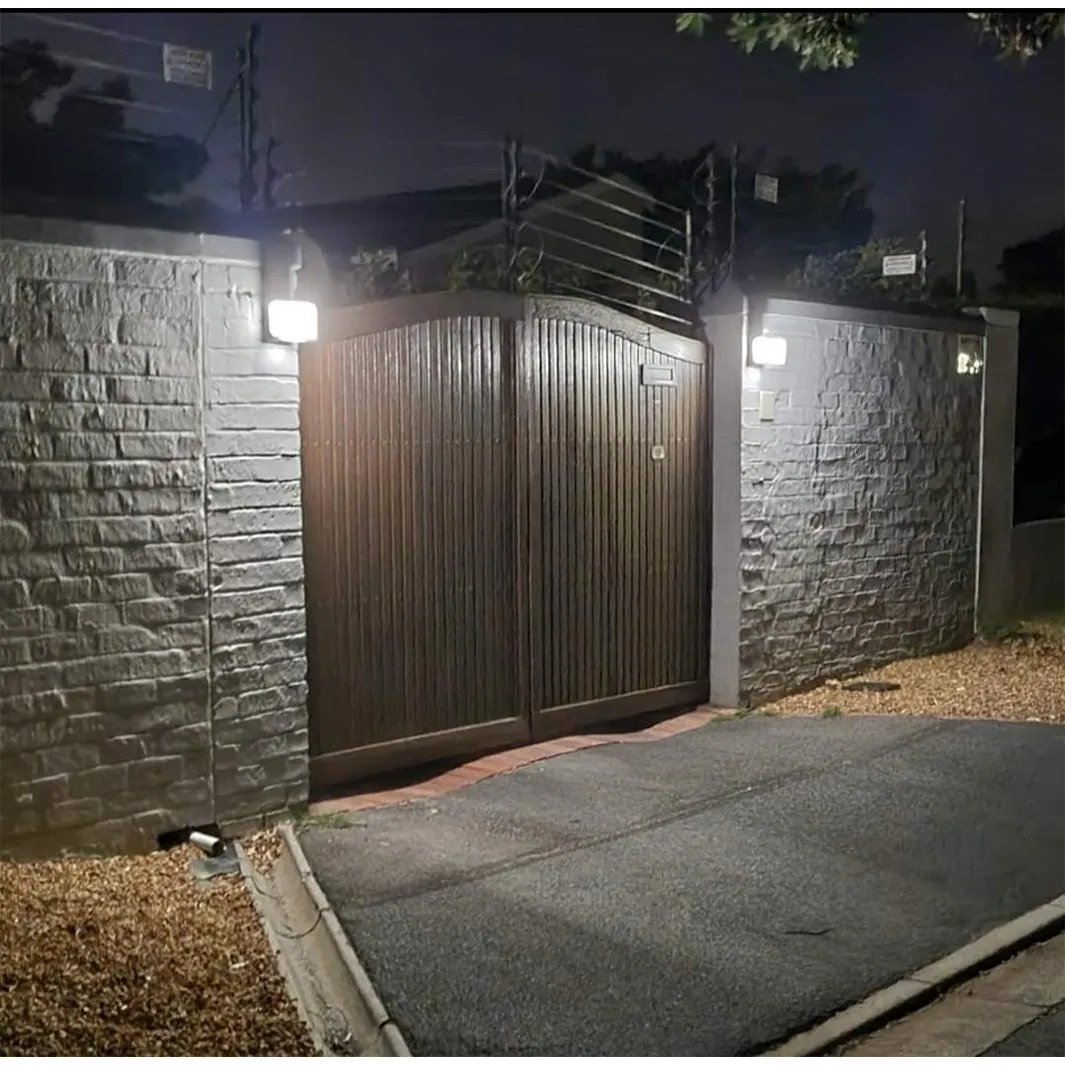 Mars 5 10W Solar Security Wall Light